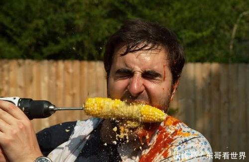 网红吃瓜电钻,惊险瞬间引网友热议 第1张 网红吃瓜电钻,惊险瞬间引网友热议 第1张